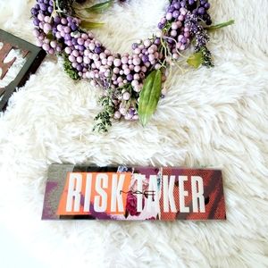 MAC Risk Taker Eye Shadow Pallette